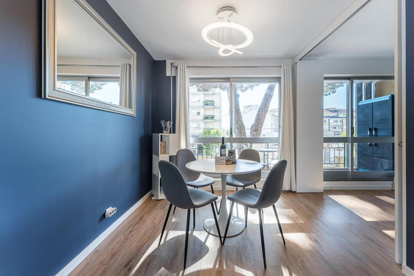 Appartamento Guestready - Shades Of Blue With Balcony OOporto Esterno foto